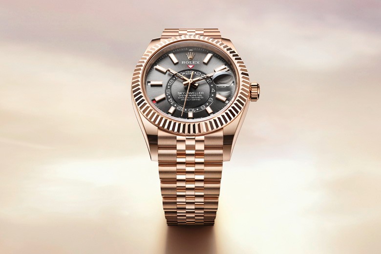 rolex-sky-dweller-cover-m336935-0008_2312jva_001_portrait-1