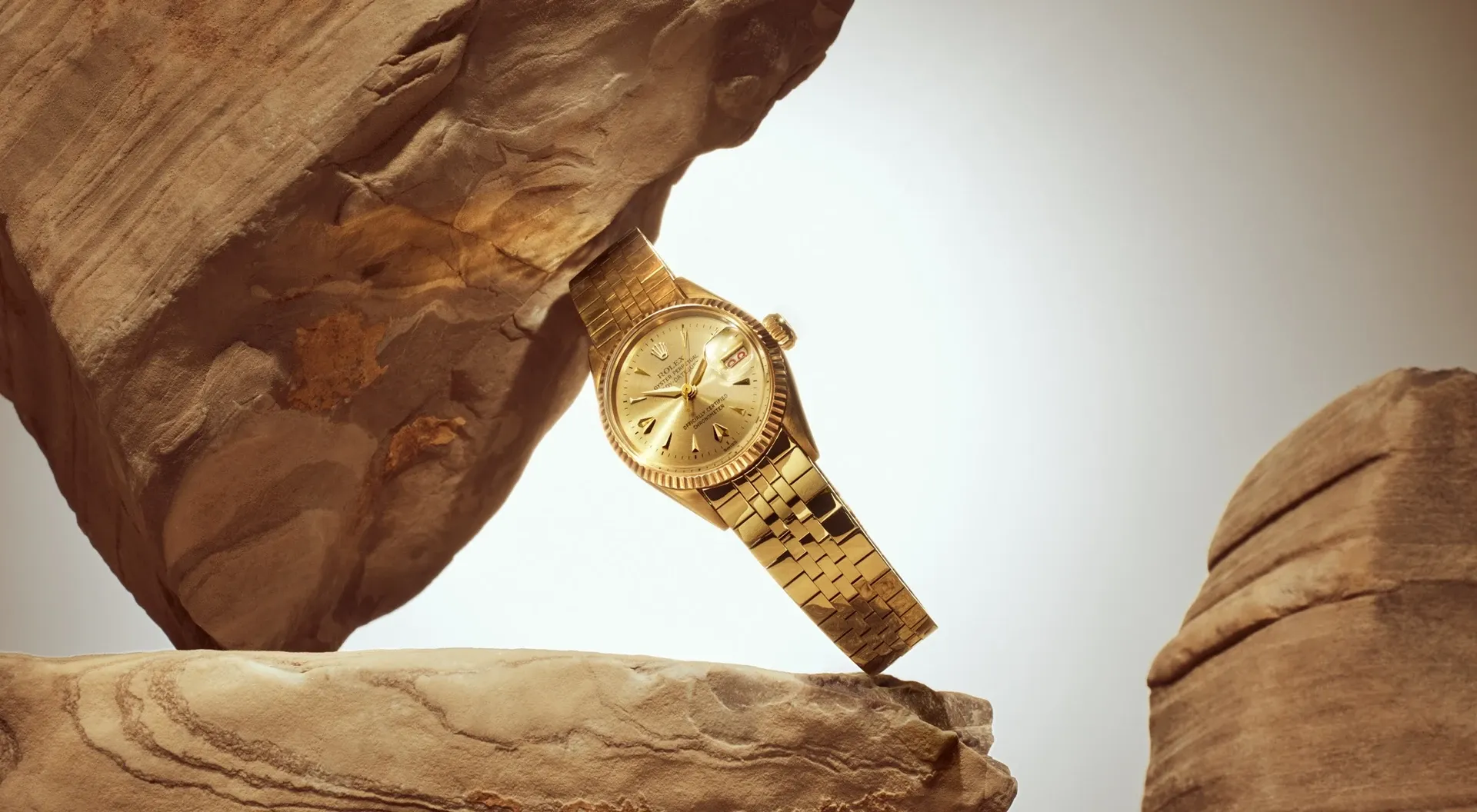 rolex-lady-datejust-1957_lady-datejust_2111uf_002-landscape Lady-Datejust v7-rolex-lady-datejust-1957_lady-datejust_2111uf_002-landscape-2