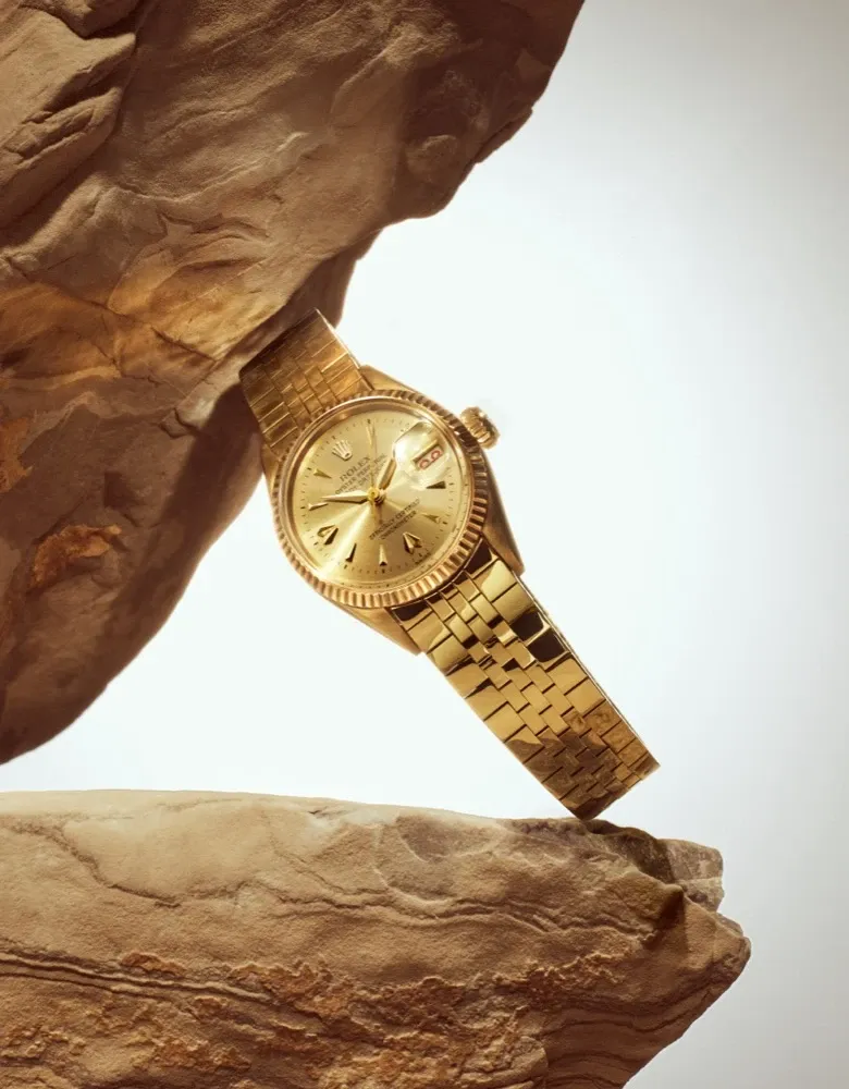 rolex-lady-datejust-1957_lady-datejust_2111uf_002_portrait Lady-Datejust v7-rolex-lady-datejust-1957_lady-datejust_2111uf_002_portrait-2
